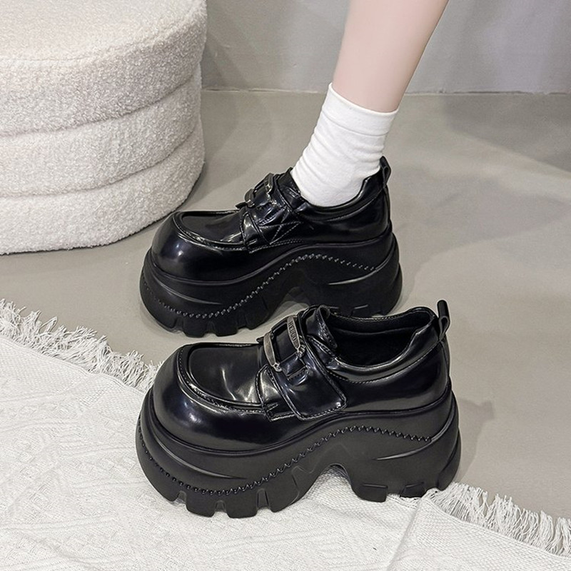 New 2026 Platform Women Loafer - Women'S Fashion Trends Spring 2026 recensione e prezzo