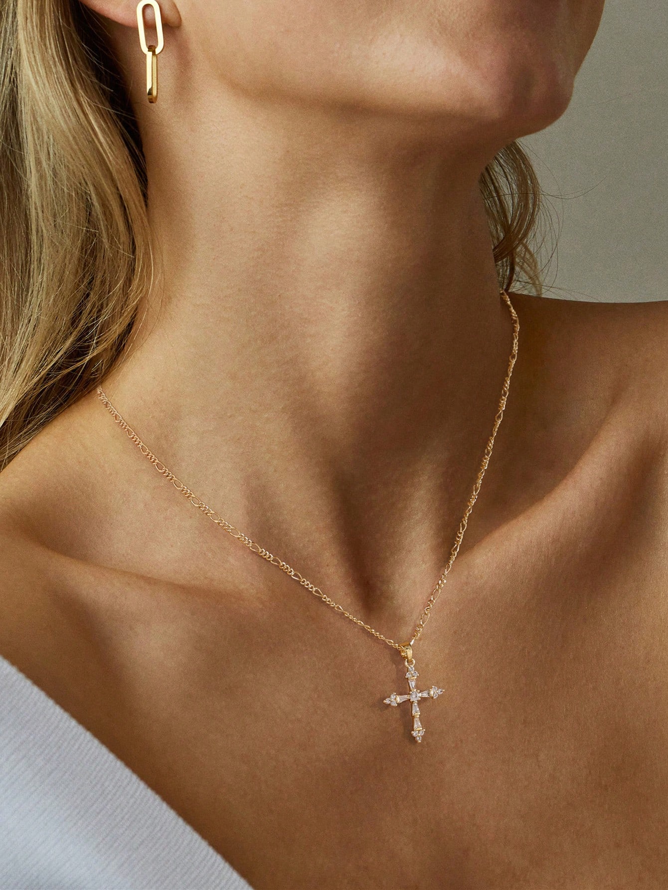 Petite 14K Gold Plated Cross P - Women'S Fashion Petite recensione e prezzo