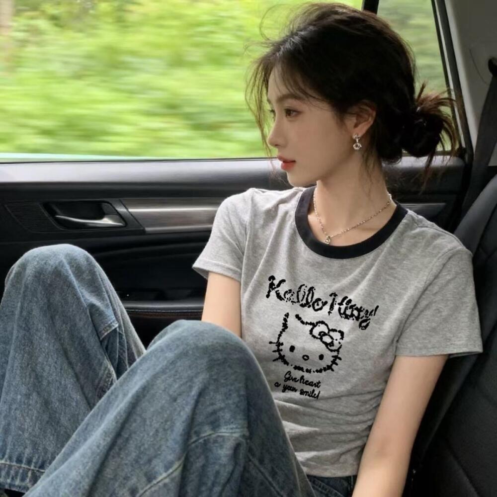 Hello Kitty Cotton Short Sleev - Women'S Fashion From The 60S recensione e prezzo
