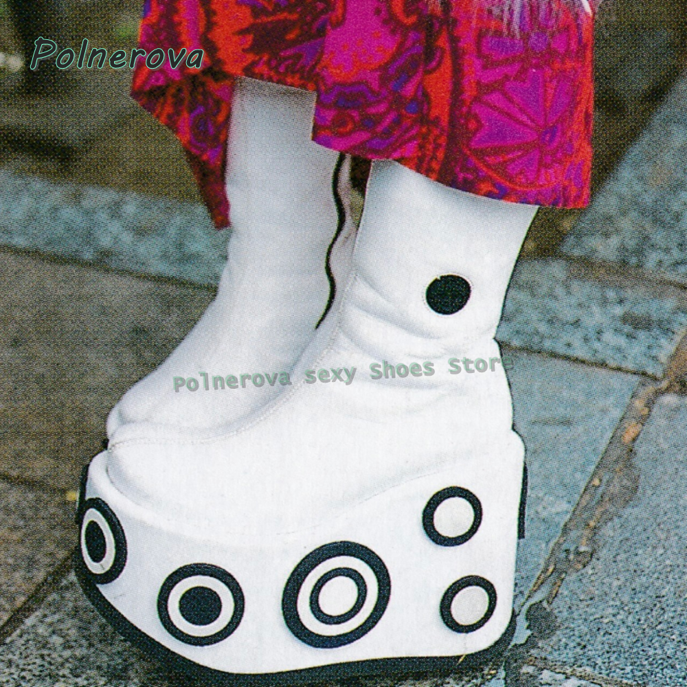 Circular Hole Pattern Wedge Fa - Women'S Fashion Trends Spring 2026 recensione e prezzo
